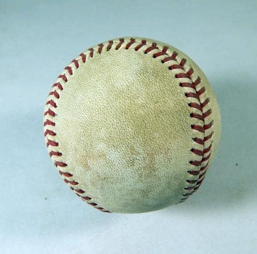 2022 година Сент Луис кардинал Роки Игра користеше бејзбол пакуван Наутон Сем Хилиард Го - Играта користена бејзбол